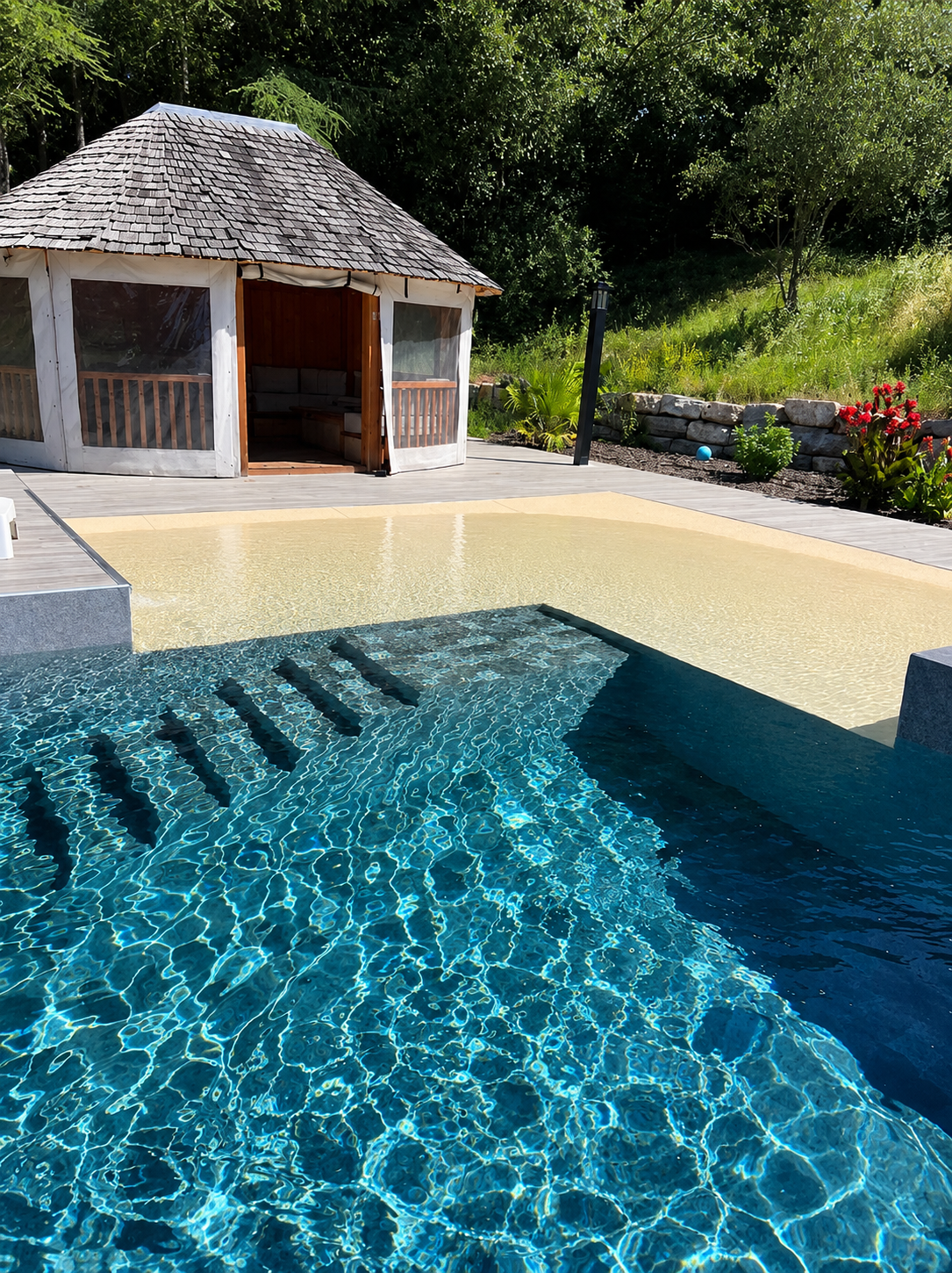 Piscine extérieure rénovée près de Grenoble
